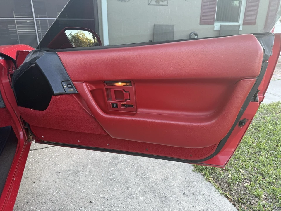1990 Chevrolet Corvette C4 - Image 12 of 18