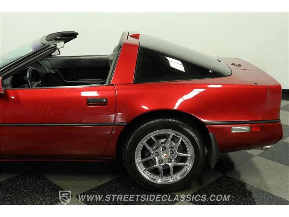 1990 Chevrolet Corvette C4 - Image 24 of 31