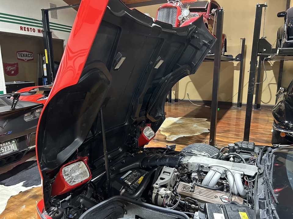 1990 Chevrolet Corvette C4 - Image 25 of 28