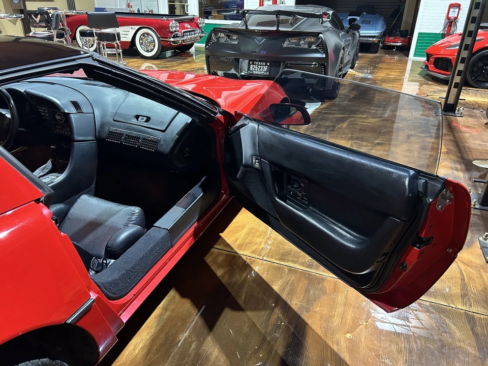 1990 Chevrolet Corvette C4 - Image 15 of 28