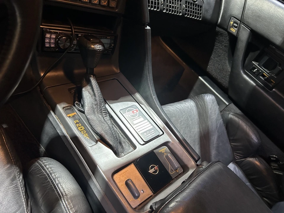 1990 Chevrolet Corvette C4 - Image 17 of 28