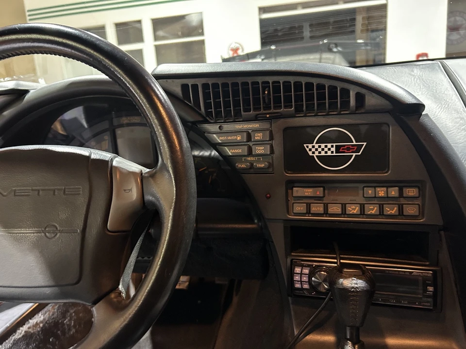 1990 Chevrolet Corvette C4 - Image 18 of 28