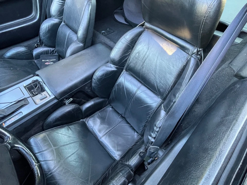 1990 Chevrolet Corvette C4 - Image 15 of 31