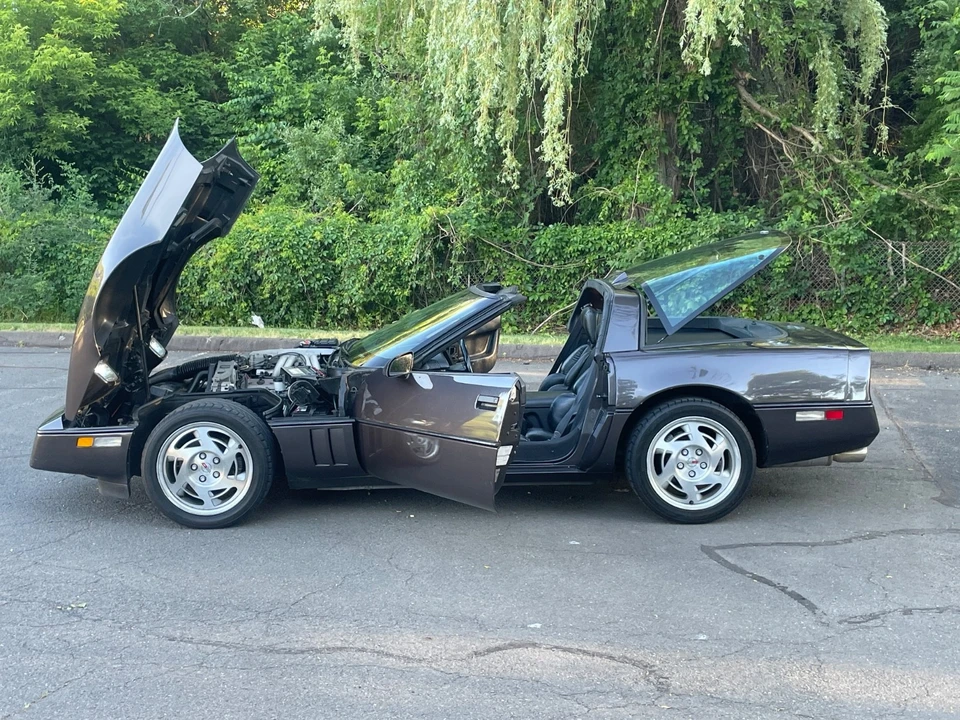 1990 Chevrolet Corvette C4 - Image 19 of 31