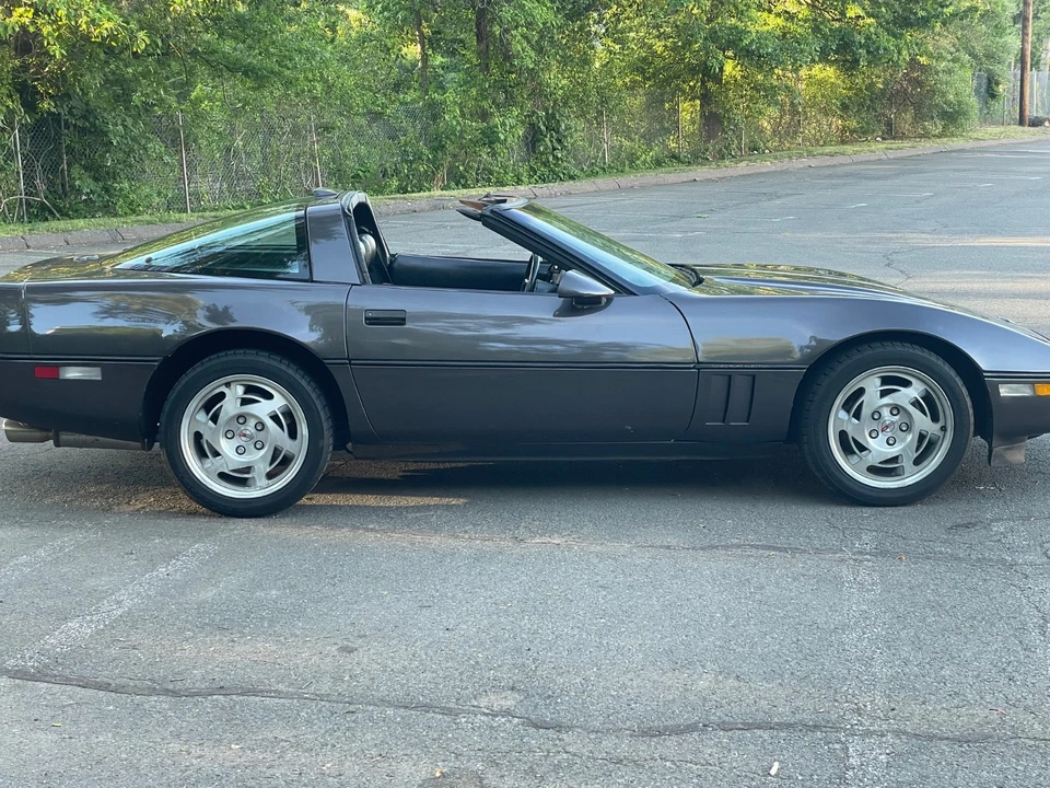 1990 Chevrolet Corvette C4 - Image 8 of 31