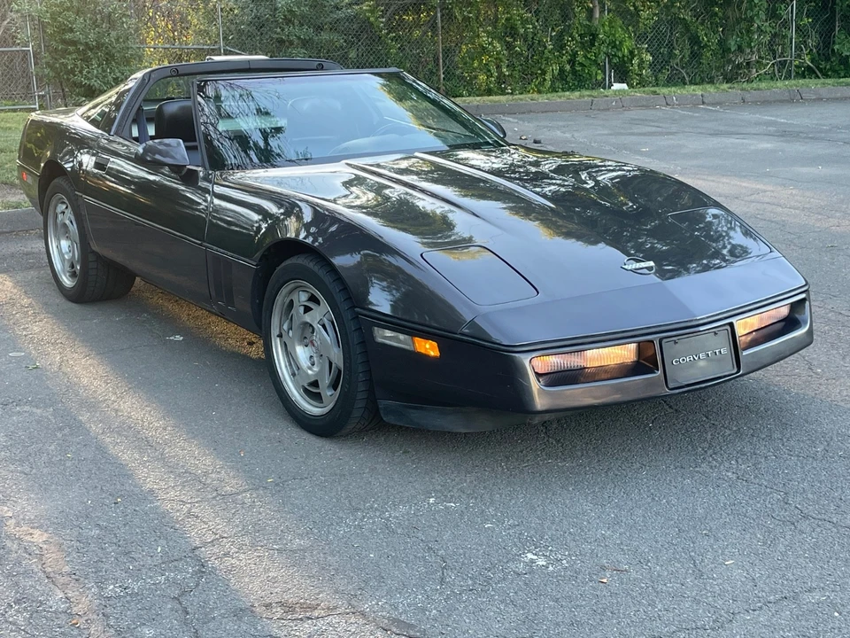 1990 Chevrolet Corvette C4 - Image 24 of 31