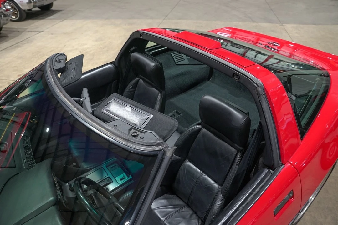 1990 Chevrolet Corvette - Image 21 of 31