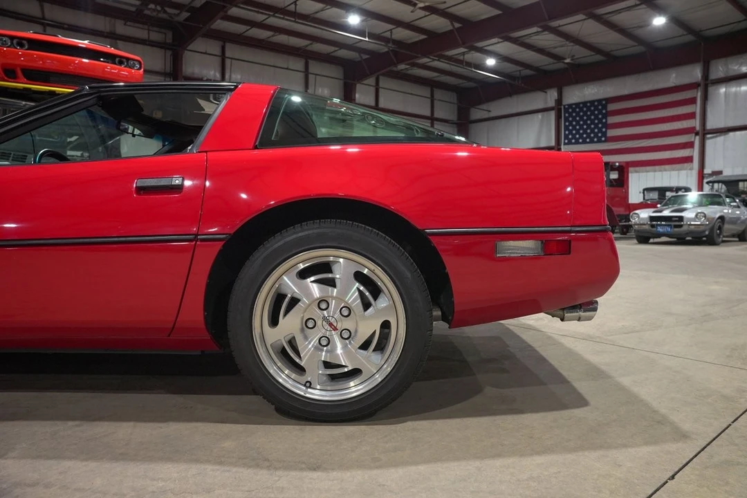 1990 Chevrolet Corvette - Image 5 of 31