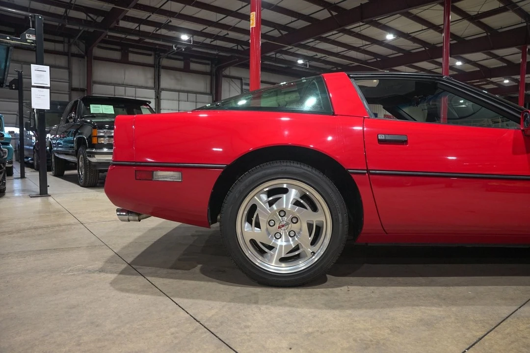 1990 Chevrolet Corvette - Image 9 of 31