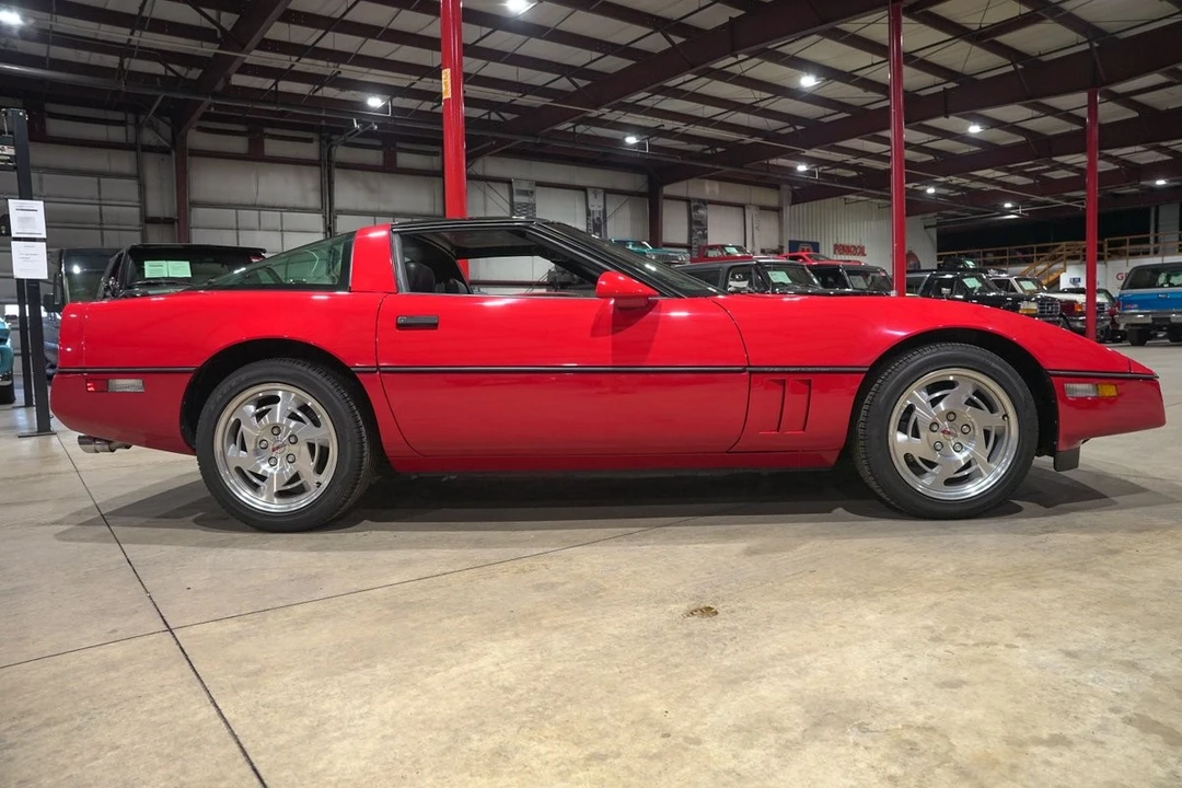 1990 Chevrolet Corvette - Image 10 of 31
