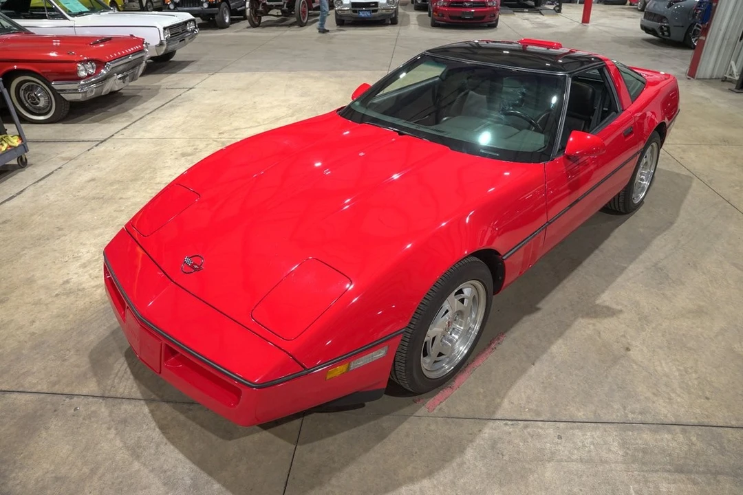 1990 Chevrolet Corvette - Image 15 of 31