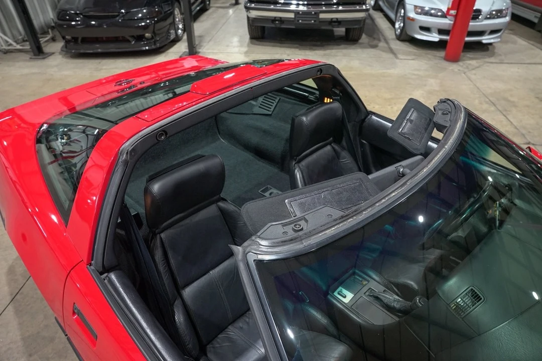1990 Chevrolet Corvette - Image 20 of 31