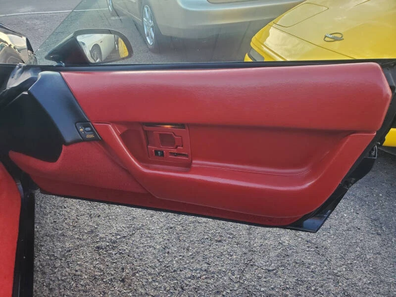 1990 Chevrolet Corvette C4 - Image 23 of 31