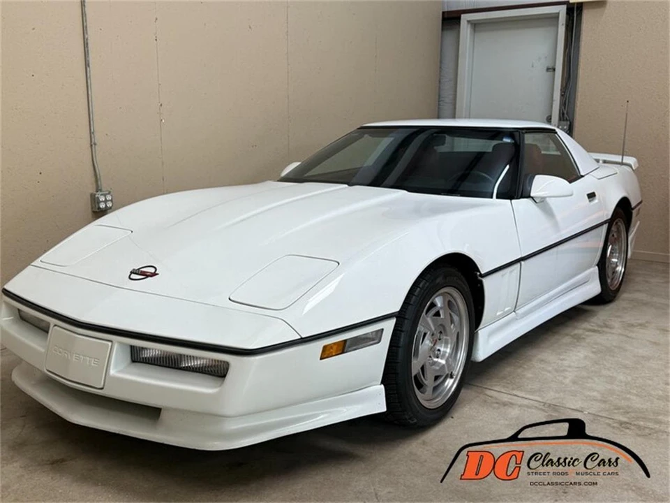 1990 Chevrolet Corvette C4 - Image 2 of 31