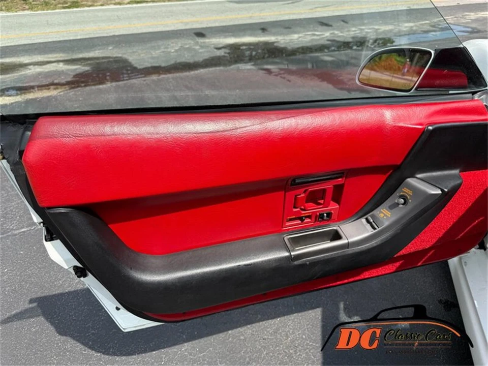 1990 Chevrolet Corvette C4 - Image 12 of 31