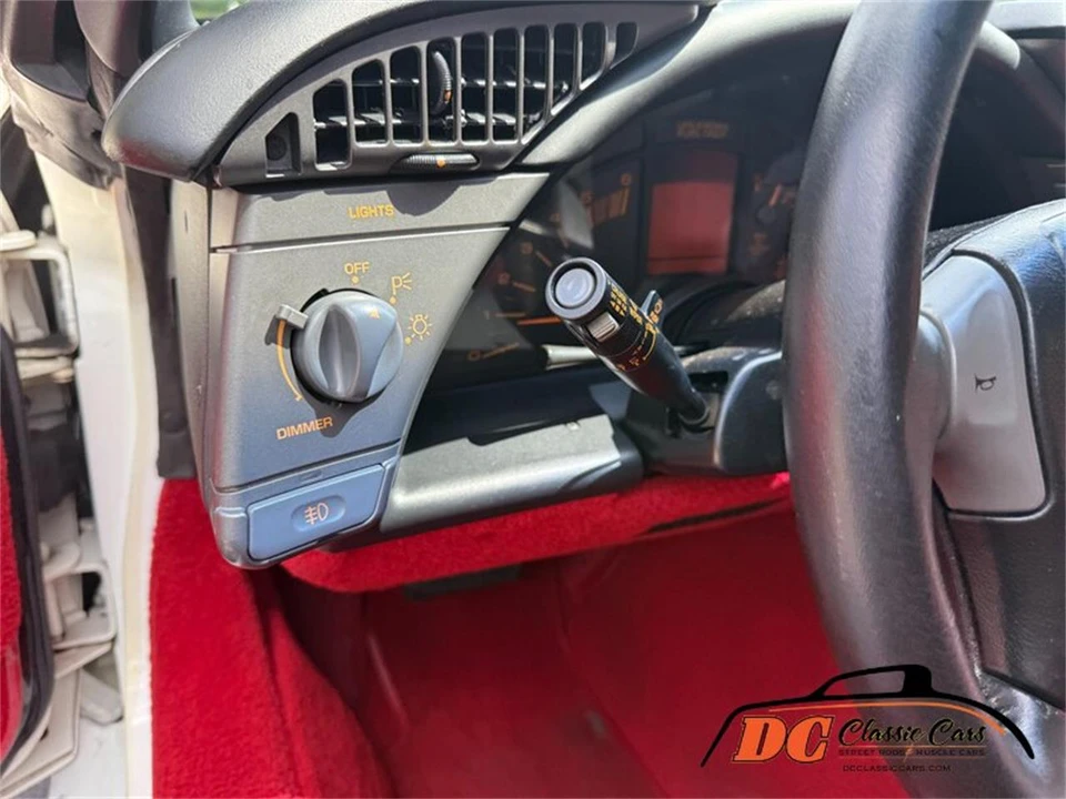 1990 Chevrolet Corvette C4 - Image 16 of 31