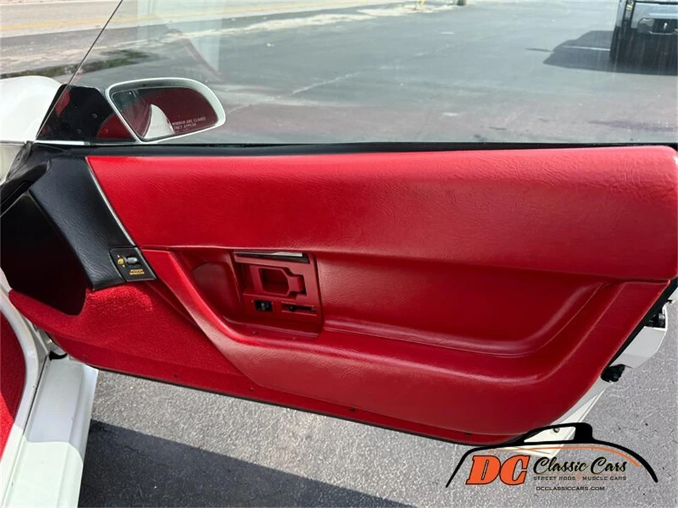 1990 Chevrolet Corvette C4 - Image 17 of 31