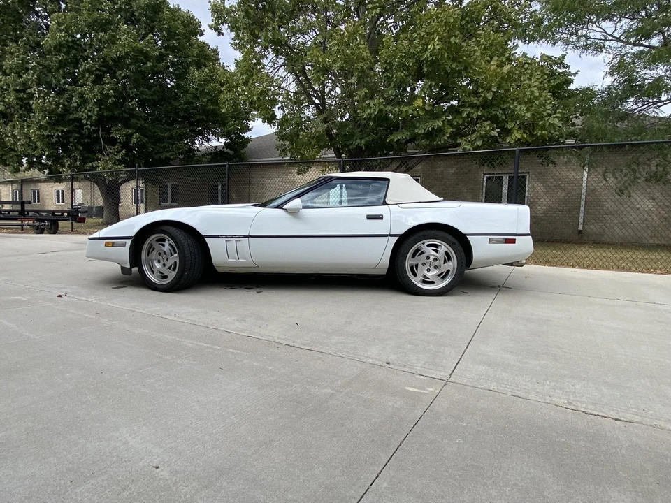 1990 Chevrolet Corvette C4 - Image 6 of 18