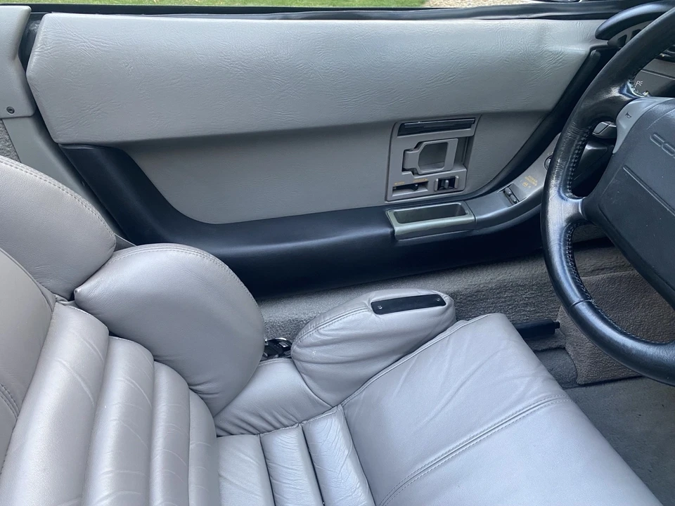 1990 Chevrolet Corvette C4 - Image 8 of 18