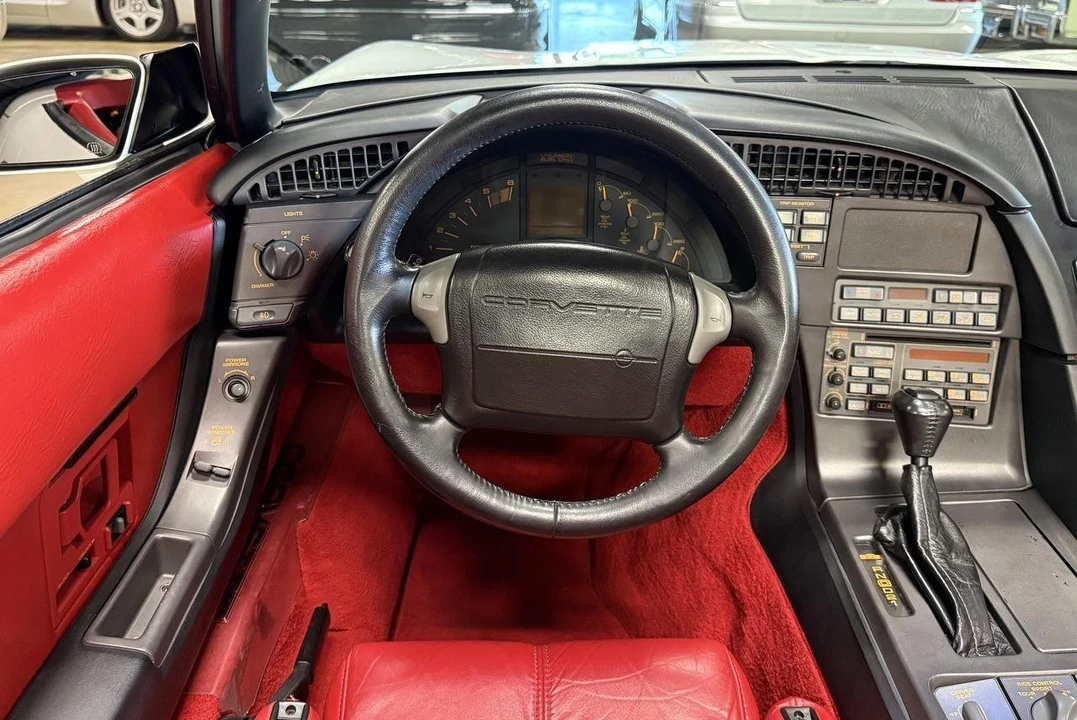 1990 Chevrolet Corvette C4 - Image 9 of 31
