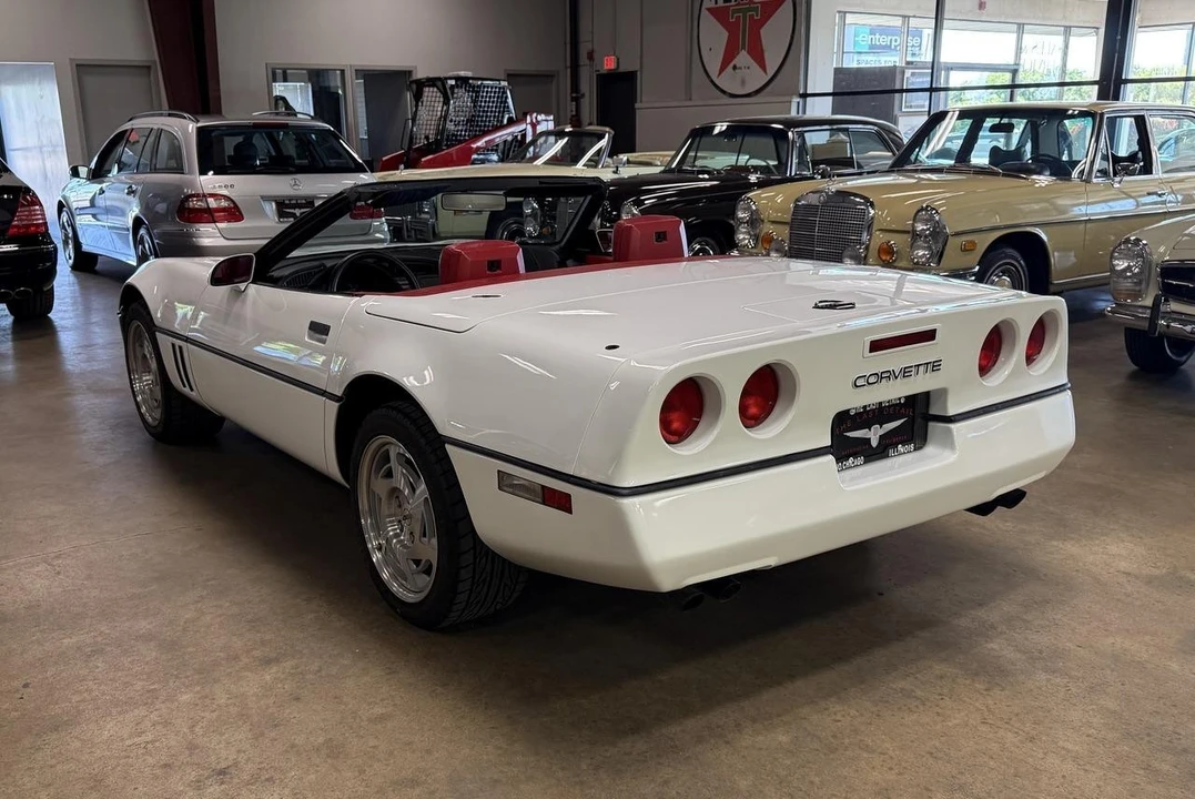 1990 Chevrolet Corvette C4 - Image 23 of 31