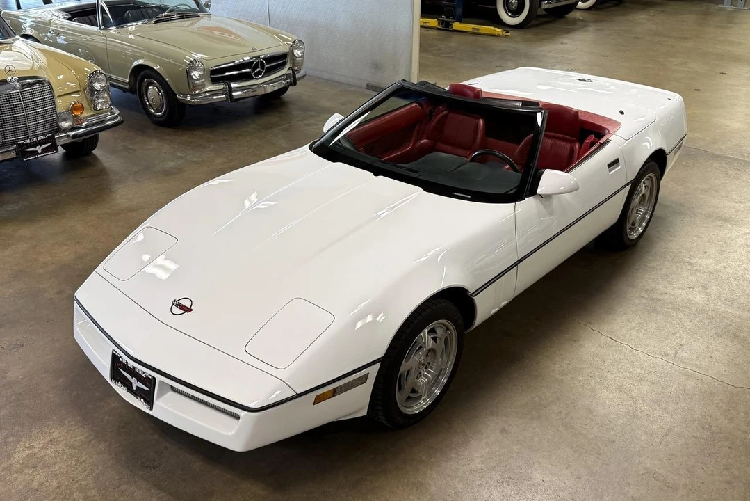 1990 Chevrolet Corvette C4 - Image 20 of 31