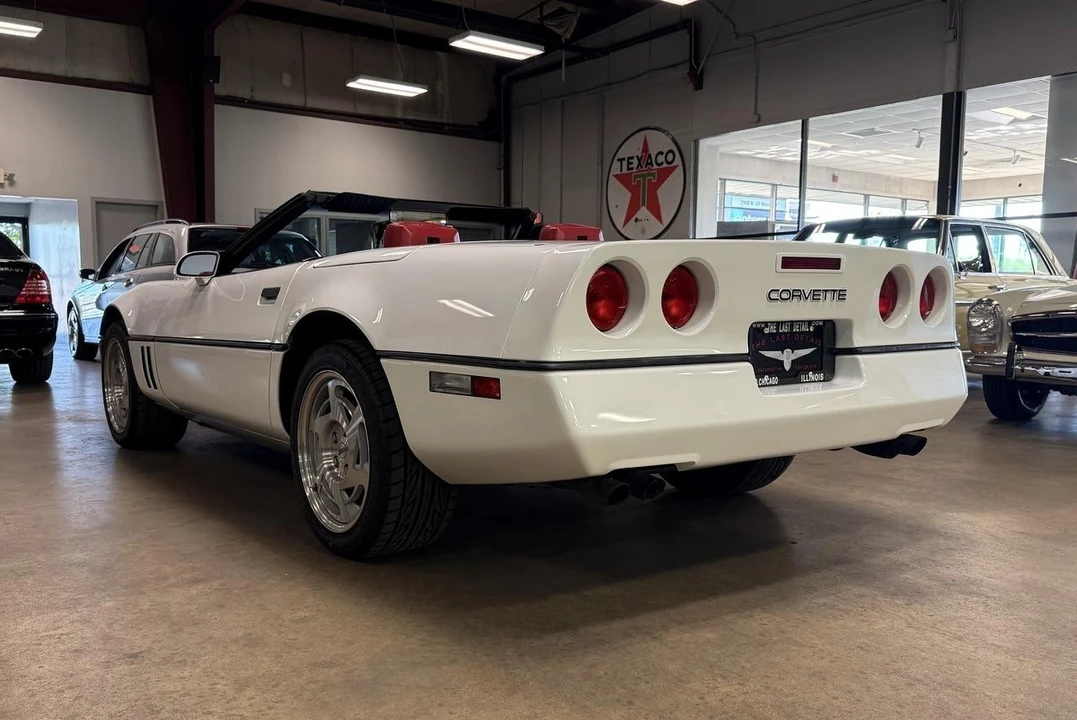 1990 Chevrolet Corvette C4 - Image 22 of 31