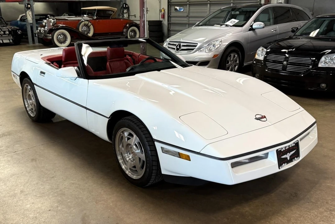 1990 Chevrolet Corvette C4 - Image 13 of 31