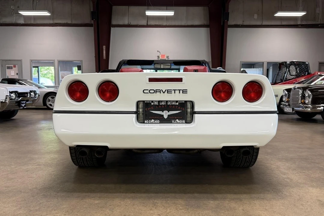1990 Chevrolet Corvette C4 - Image 25 of 31