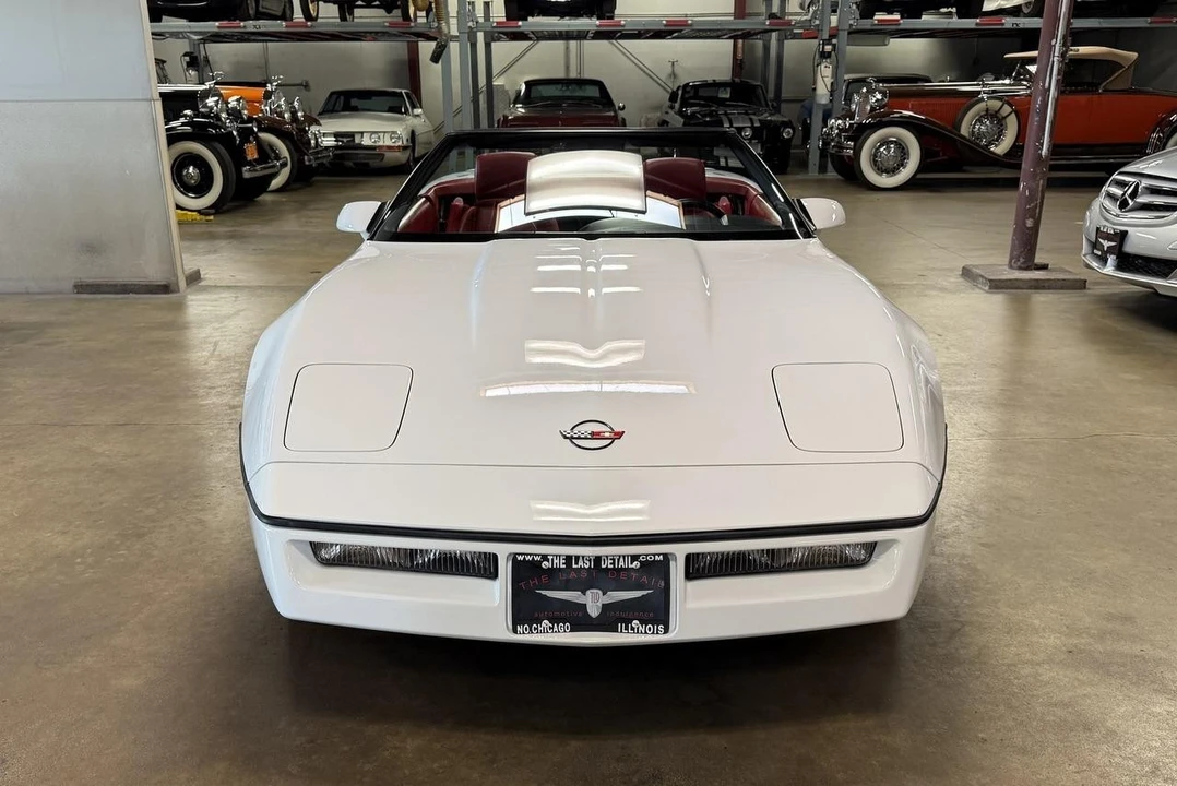 1990 Chevrolet Corvette C4 - Image 16 of 31