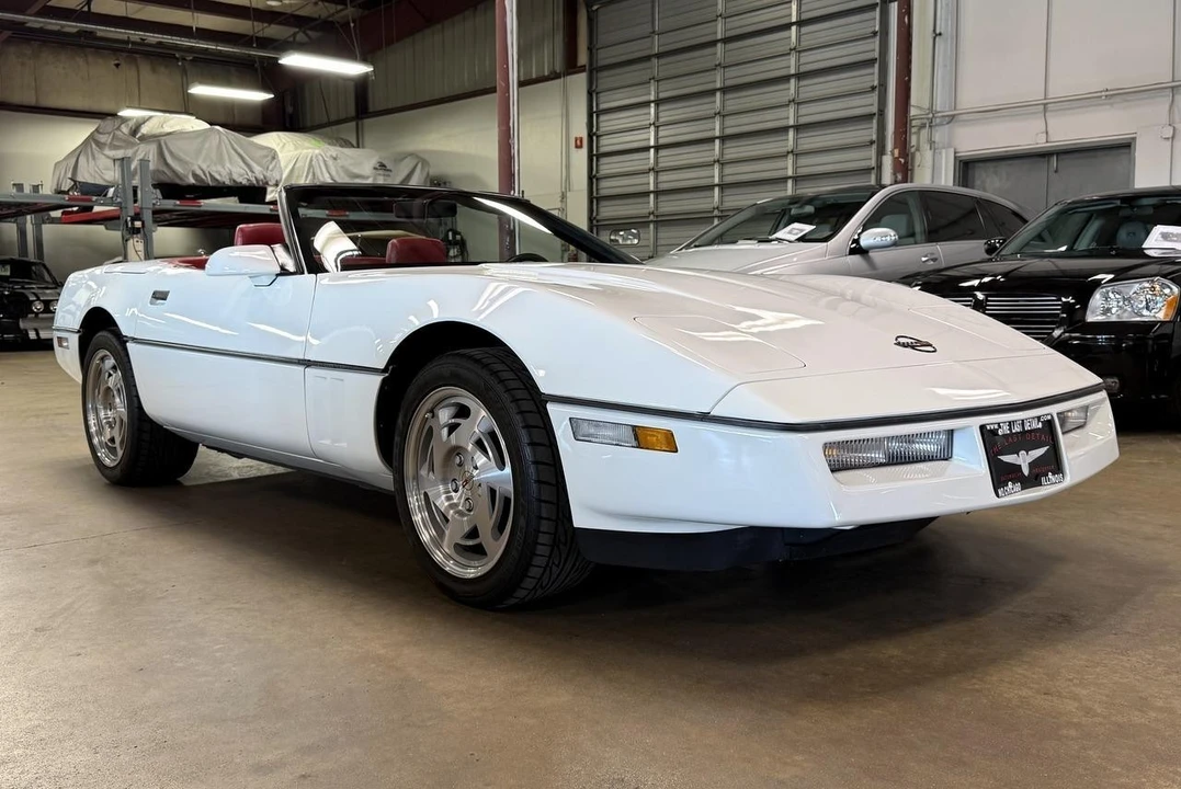 1990 Chevrolet Corvette C4 - Image 14 of 31
