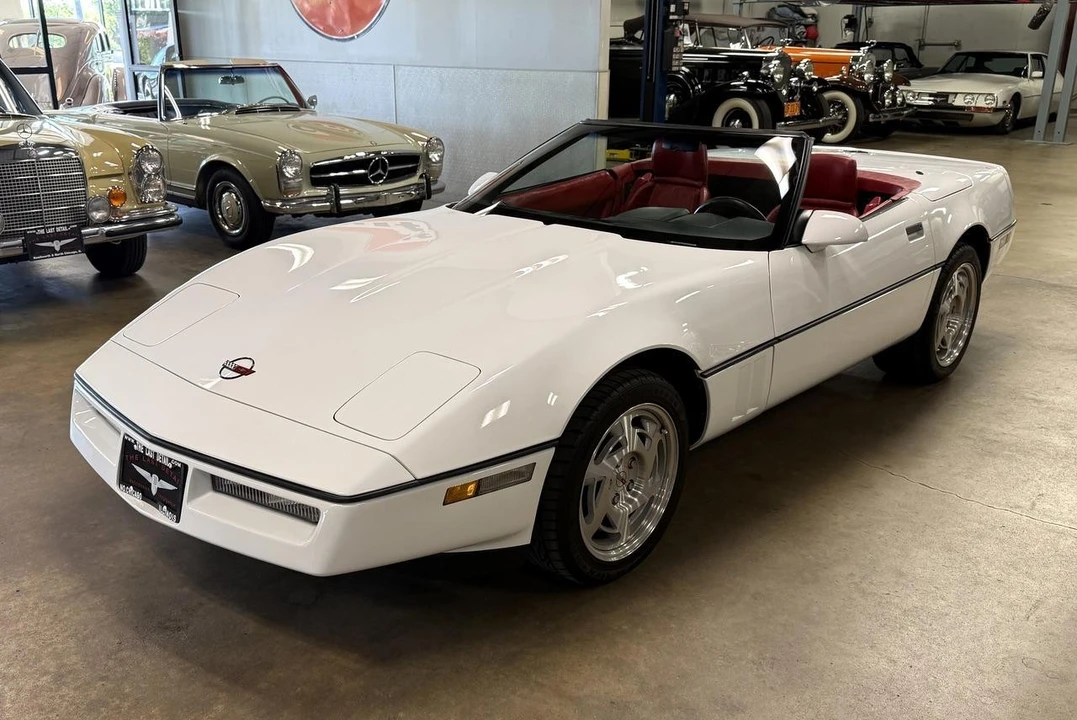 1990 Chevrolet Corvette C4 - Image 19 of 31