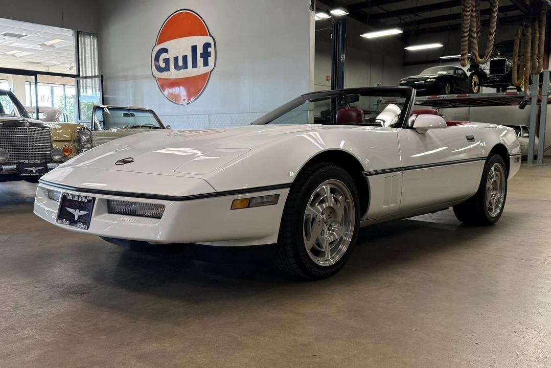 1990 Chevrolet Corvette C4 - Image 18 of 31