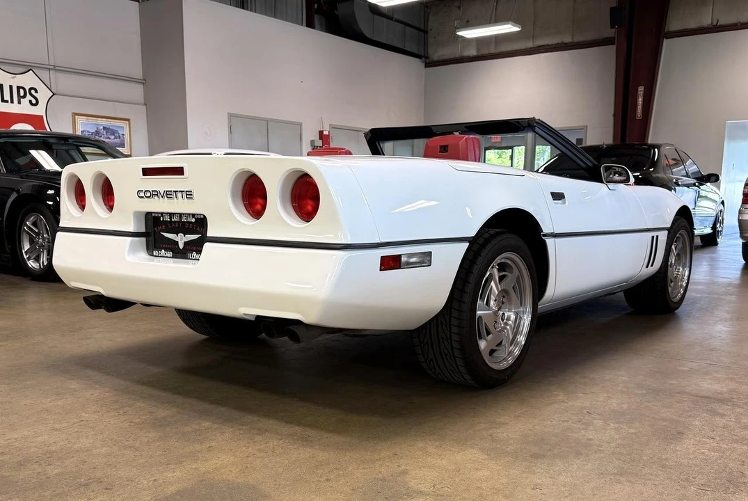 1990 Chevrolet Corvette C4 - Image 27 of 31