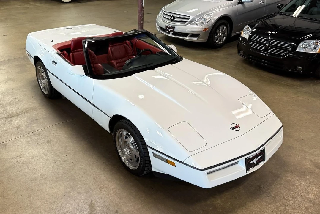 1990 Chevrolet Corvette C4 - Image 15 of 31