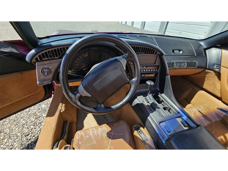 1990 Chevrolet Corvette C4 - Image 25 of 31