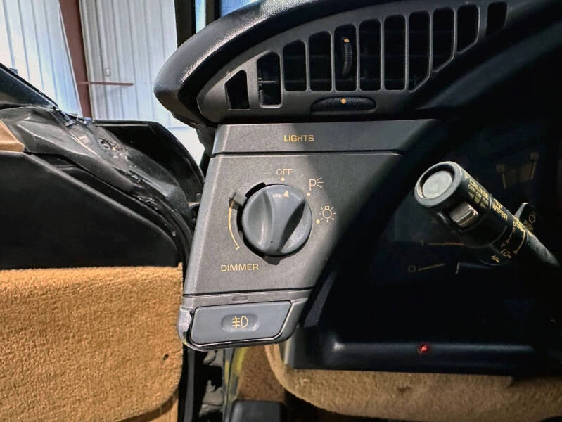 1990 Chevrolet Corvette C4 - Image 11 of 28