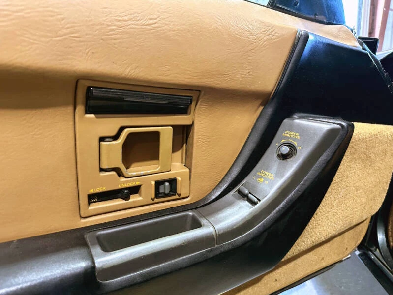 1990 Chevrolet Corvette C4 - Image 10 of 28