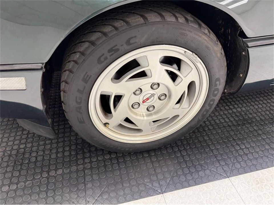 1990 Chevrolet Corvette C4 - Image 11 of 31