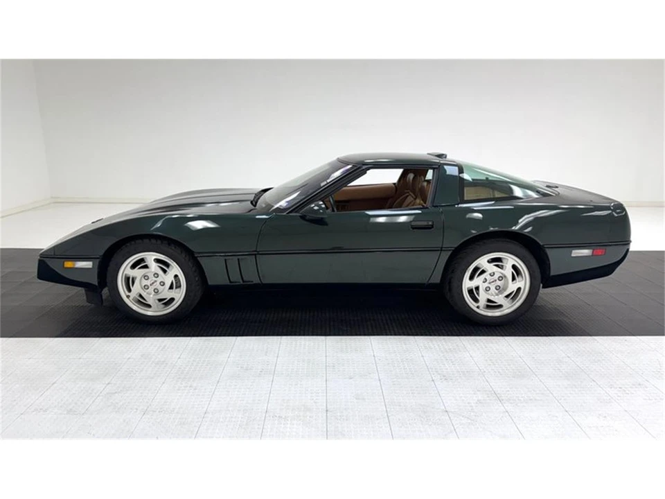 1990 Chevrolet Corvette C4 - Image 2 of 31