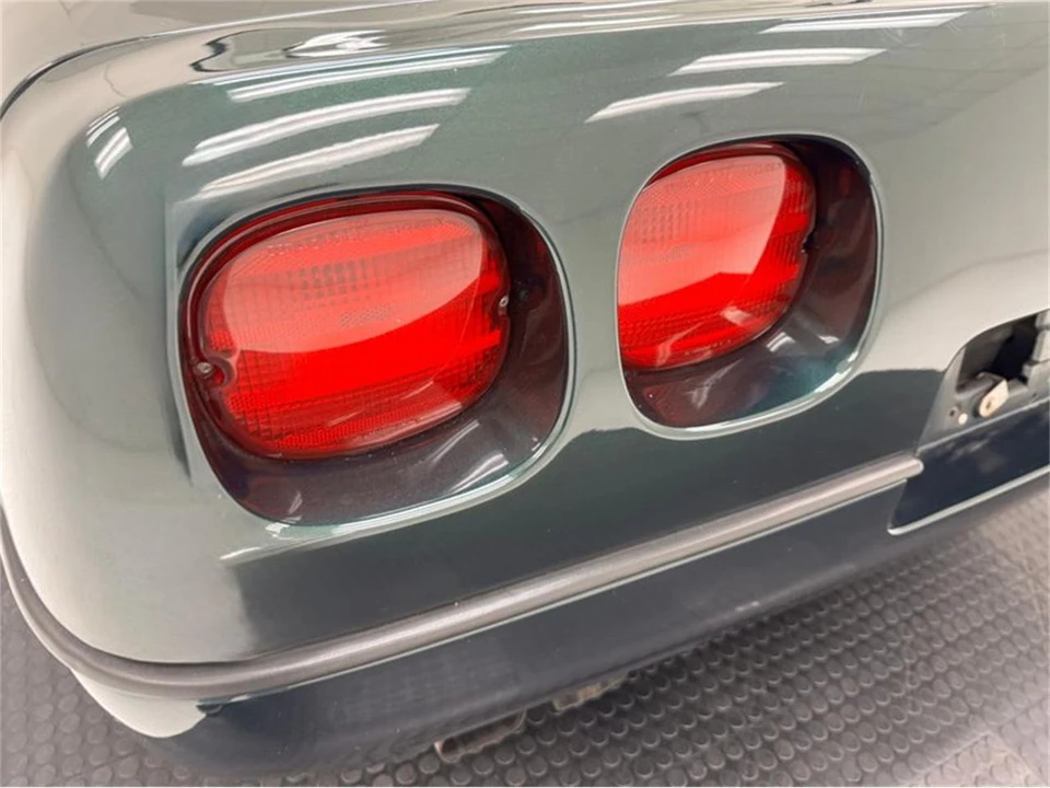 1990 Chevrolet Corvette C4 - Image 19 of 31