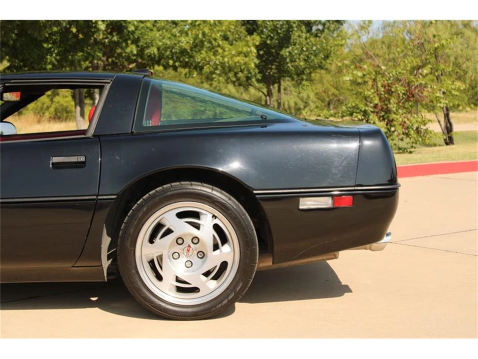 1990 Chevrolet Corvette C4 - Image 29 of 31