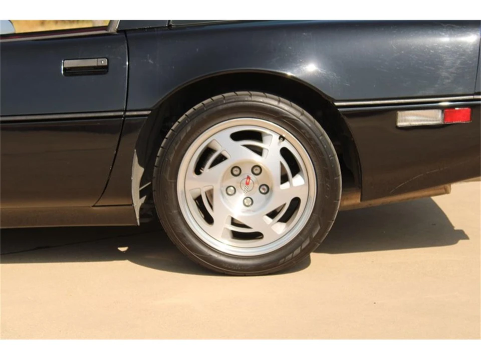 1990 Chevrolet Corvette C4 - Image 30 of 31