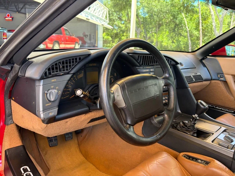 1990 Chevrolet Corvette C4 - Image 25 of 31