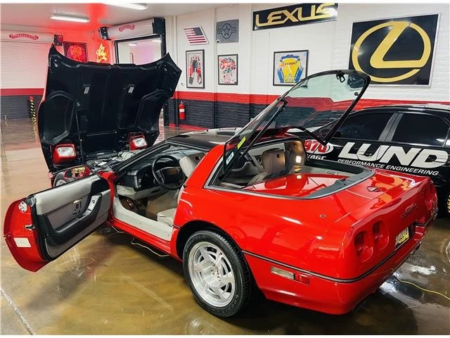 1990 Chevrolet Corvette C4 - Image 17 of 21