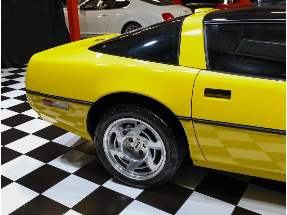 1990 Chevrolet Corvette C4 - Image 18 of 31