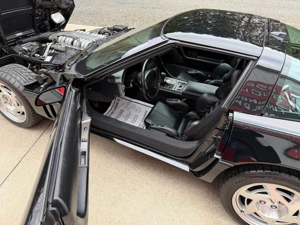 1990 Chevrolet Corvette C4 - Image 12 of 21