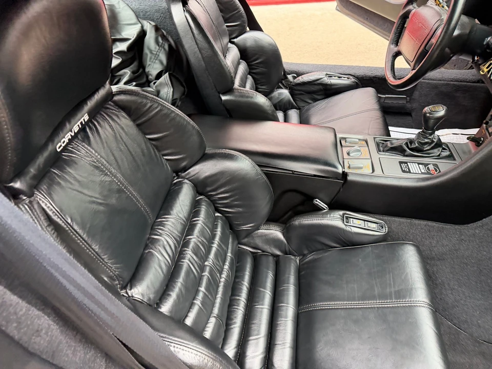 1990 Chevrolet Corvette C4 - Image 17 of 21