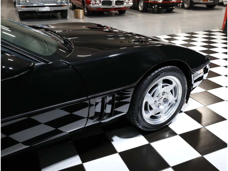 1990 Chevrolet Corvette C4 - Image 15 of 31