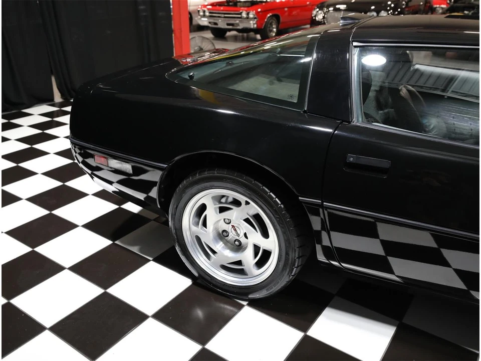 1990 Chevrolet Corvette C4 - Image 18 of 31
